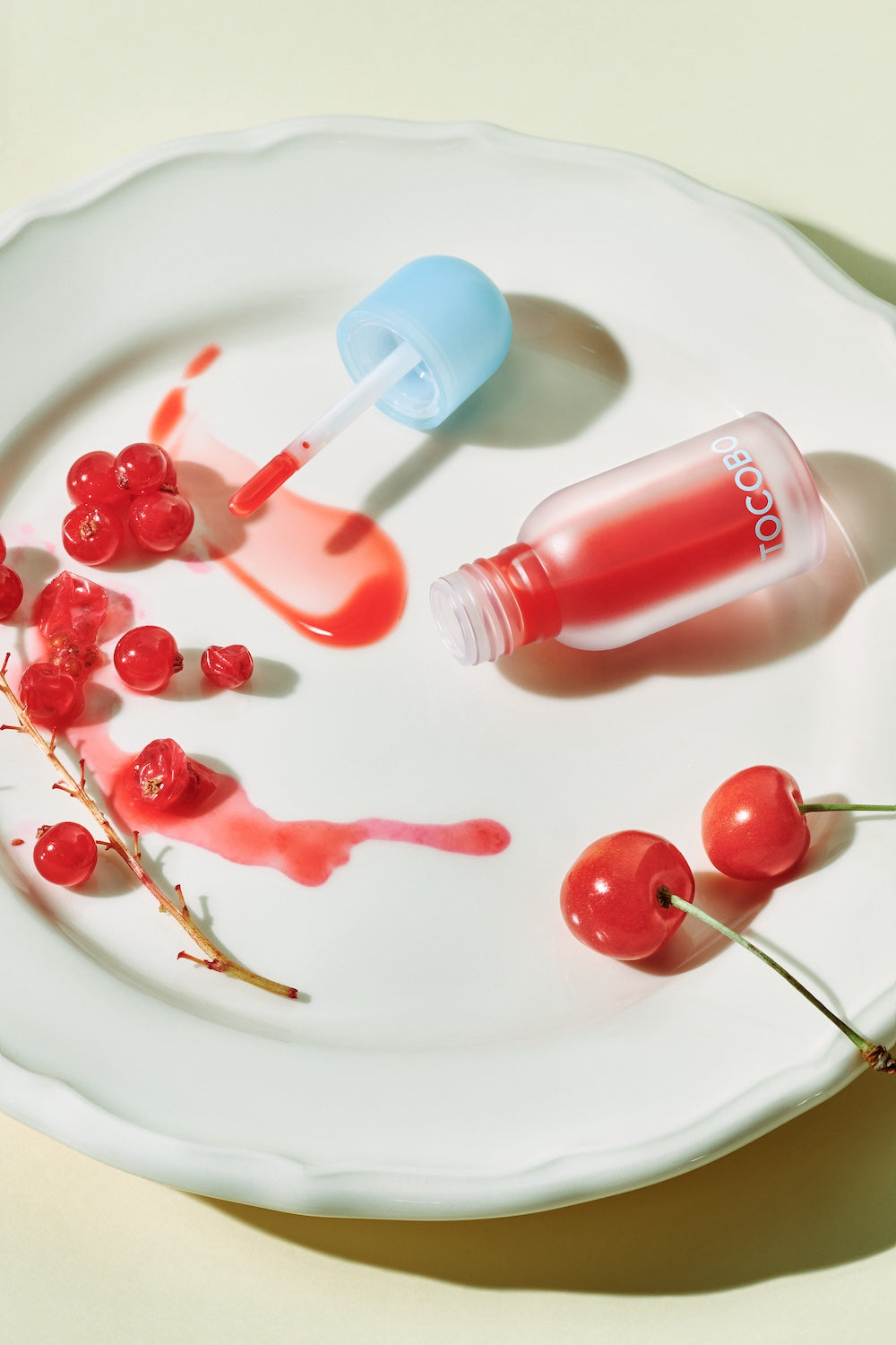 Juicy Berry Plumping Lip Oil 15 CORAL SODA 4g